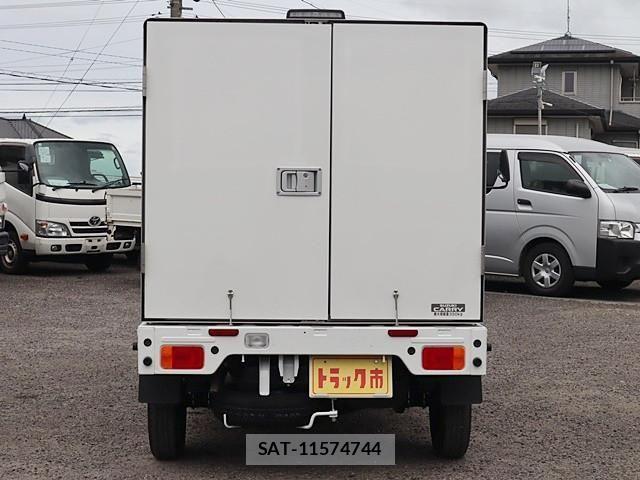 Suzuki CARRY TRUCK 2024-08 1255857-5