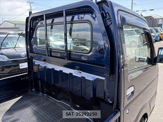 Suzuki CARRY TRUCK 2019-04 6903078-18