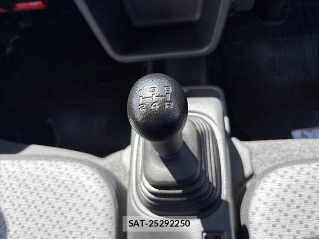 Suzuki CARRY TRUCK 2019-04 6903078-20