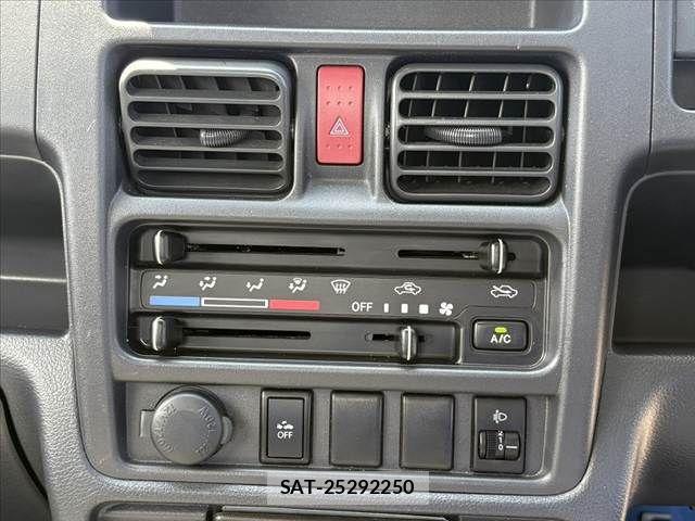 Suzuki CARRY TRUCK 2019-04 6903078-2