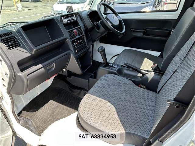 Suzuki CARRY TRUCK 2017-04 6903081-12