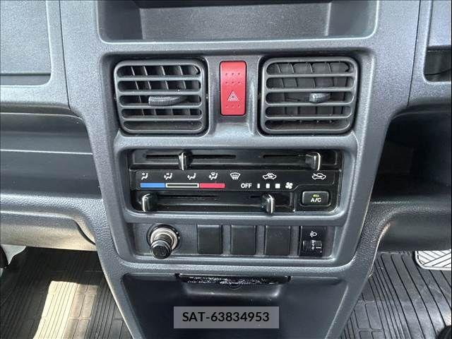Suzuki CARRY TRUCK 2017-04 6903081-15