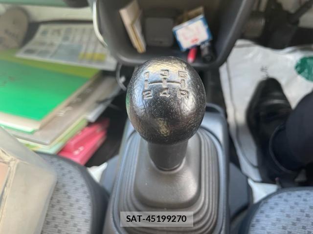 Suzuki CARRY TRUCK 2018-04 7215858-16