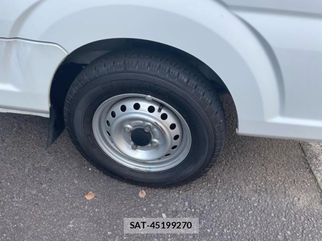 Suzuki CARRY TRUCK 2018-04 7215858-5