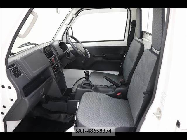 Suzuki CARRY TRUCK 2018-03 7215857-9