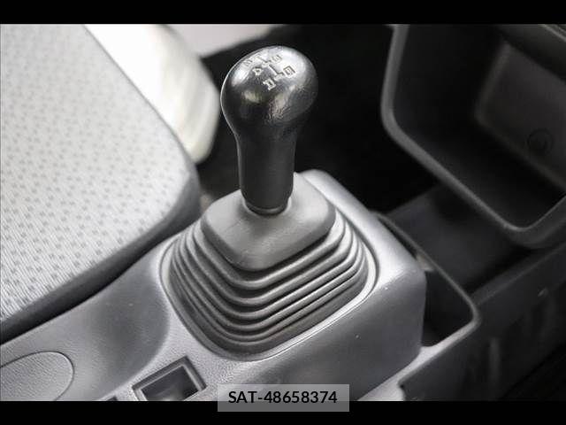 Suzuki CARRY TRUCK 2018-03 7215857-2