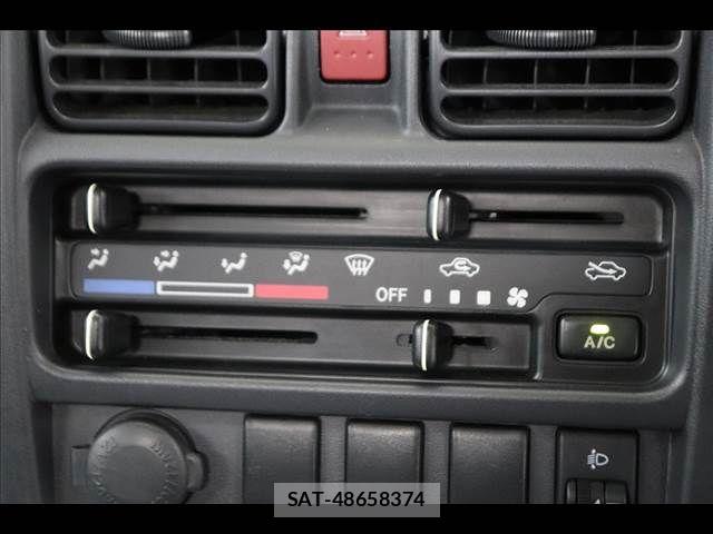 Suzuki CARRY TRUCK 2018-03 7215857-4