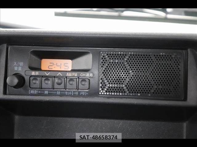 Suzuki CARRY TRUCK 2018-03 7215857-6