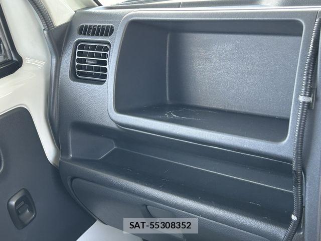 Suzuki CARRY TRUCK 2018-02 7271677-24