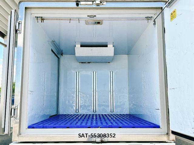 Suzuki CARRY TRUCK 2018-02 7271677-3