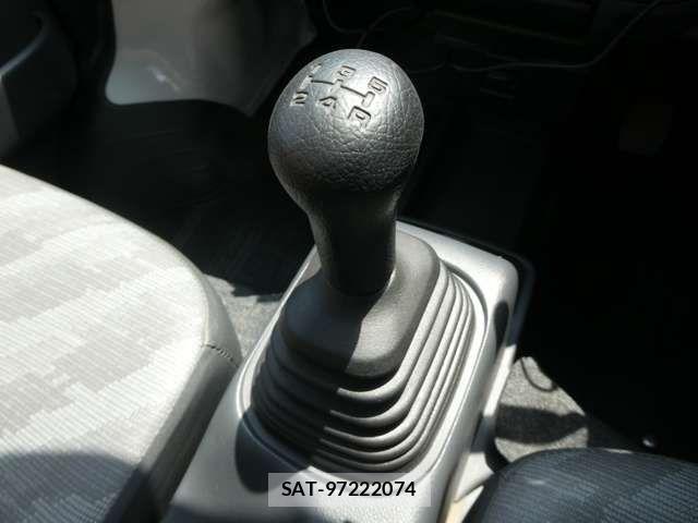 Suzuki CARRY TRUCK 2004-05 7499857-4