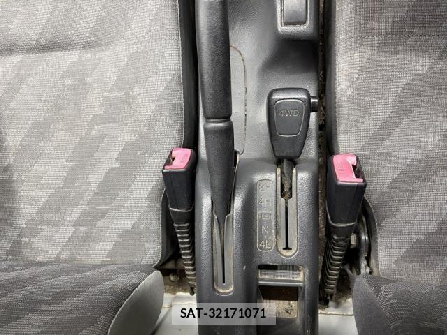 Suzuki CARRY TRUCK 2011-01 7615412-9
