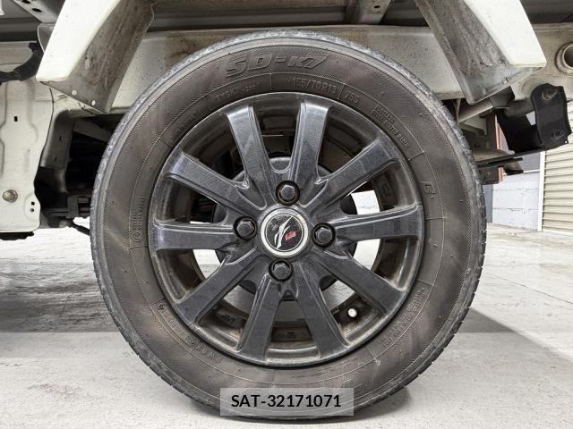 Suzuki CARRY TRUCK 2011-01 7615412-28