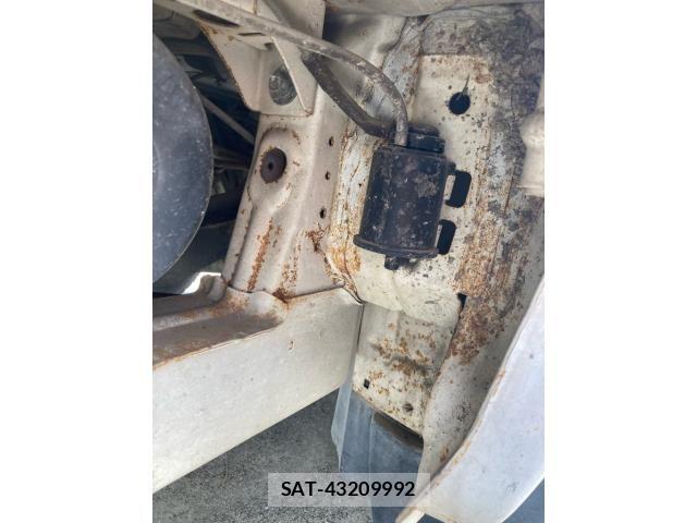 Suzuki CARRY TRUCK 1998-01 8034749-24