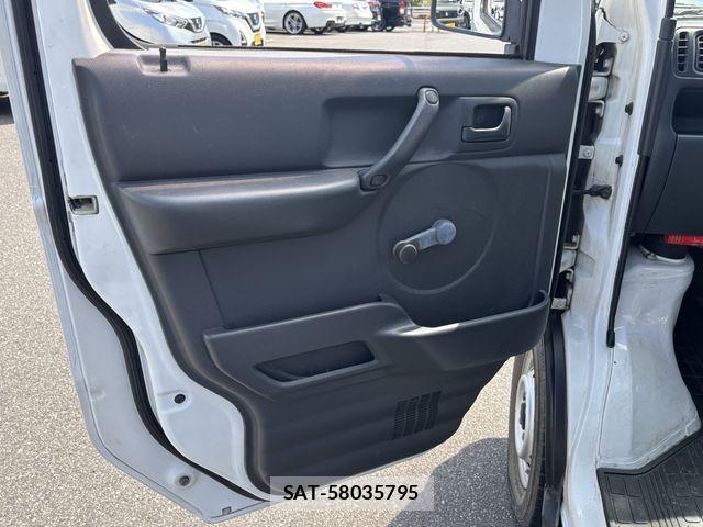 Suzuki CARRY TRUCK 2012-08 8206755-19