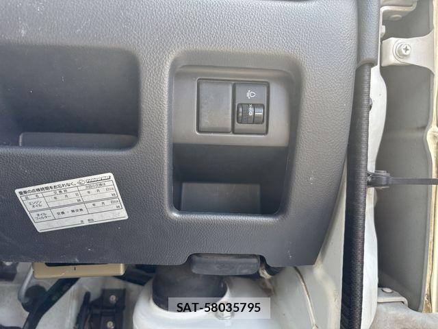 Suzuki CARRY TRUCK 2012-08 8206755-26