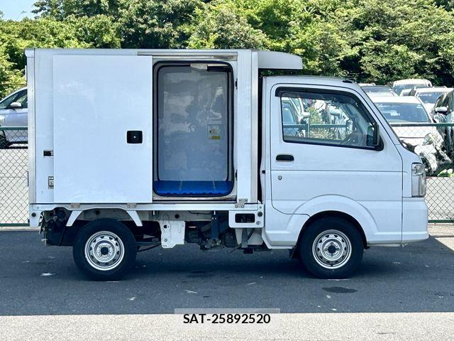 Suzuki CARRY TRUCK 2022-04 8229215-10