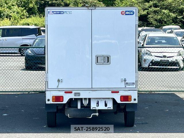 Suzuki CARRY TRUCK 2022-04 8229215-11