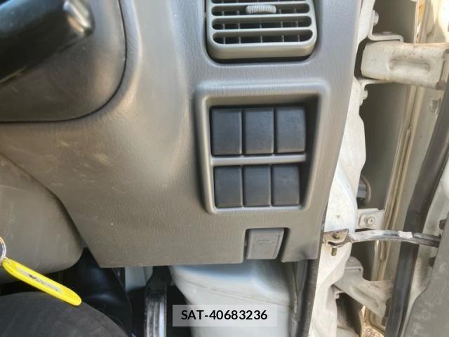 Suzuki CARRY TRUCK 1999-01 8244803-18