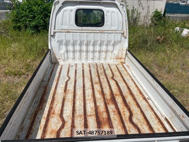 Suzuki CARRY TRUCK 2000-01 8313602-4