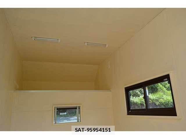 Suzuki CARRY TRUCK 2022-04 8354086-13