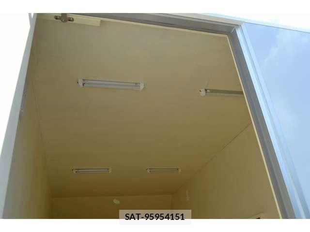 Suzuki CARRY TRUCK 2022-04 8354086-14