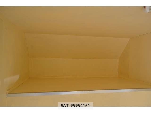 Suzuki CARRY TRUCK 2022-04 8354086-16