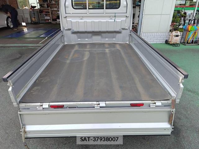 Suzuki CARRY TRUCK 2018-03 8365073-24