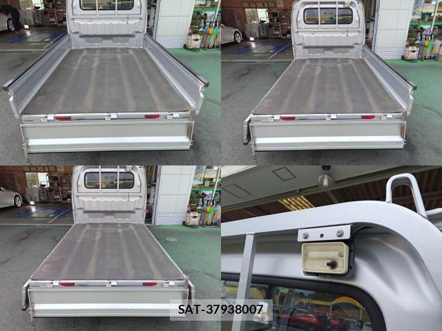 Suzuki CARRY TRUCK 2018-03 8365073-7