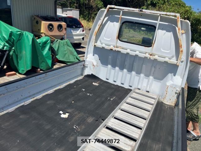Suzuki CARRY TRUCK 1999-02 8365077-2