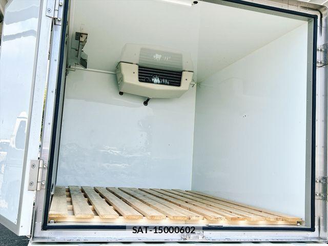 Suzuki CARRY TRUCK 2019-06 8365068-15