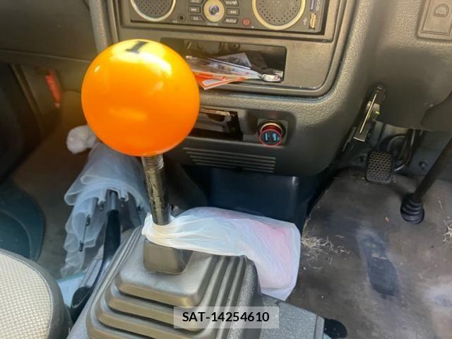 Suzuki CARRY TRUCK 1993-05 8848431-21