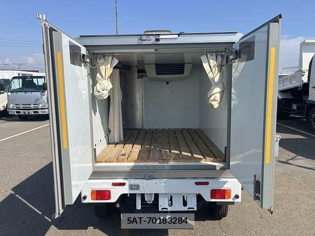 Suzuki CARRY TRUCK 2018-04 1227437-9