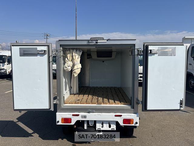 Suzuki CARRY TRUCK 2018-04 1227437-10