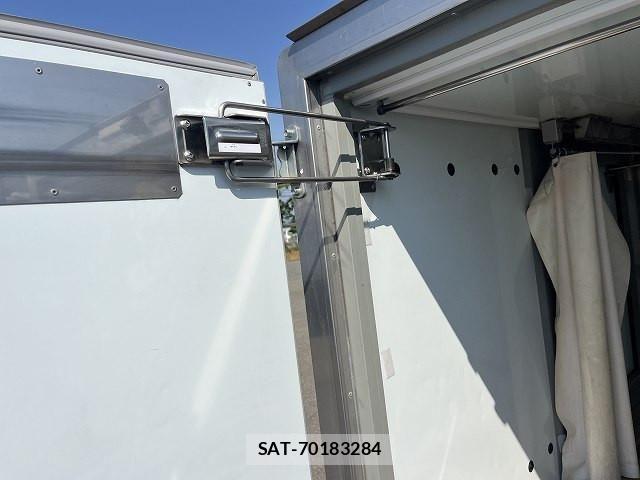 Suzuki CARRY TRUCK 2018-04 1227437-12