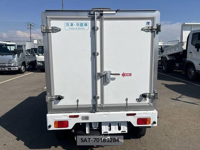 Suzuki CARRY TRUCK 2018-04 1227437-14