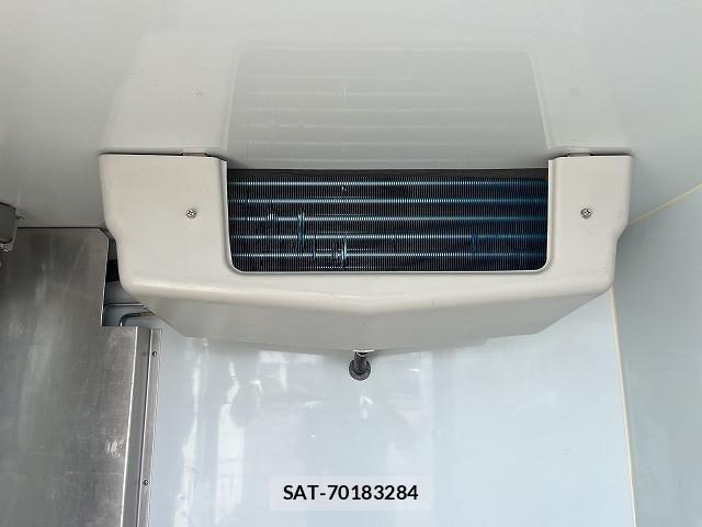 Suzuki CARRY TRUCK 2018-04 1227437-25