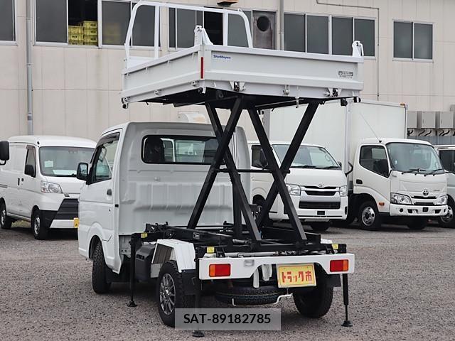 Suzuki CARRY TRUCK 2018-06 1227438-15