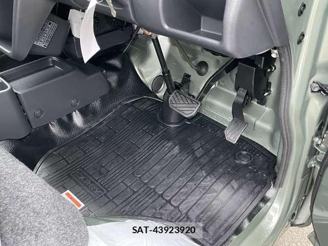 Suzuki CARRY TRUCK 2025-09 5861303-22