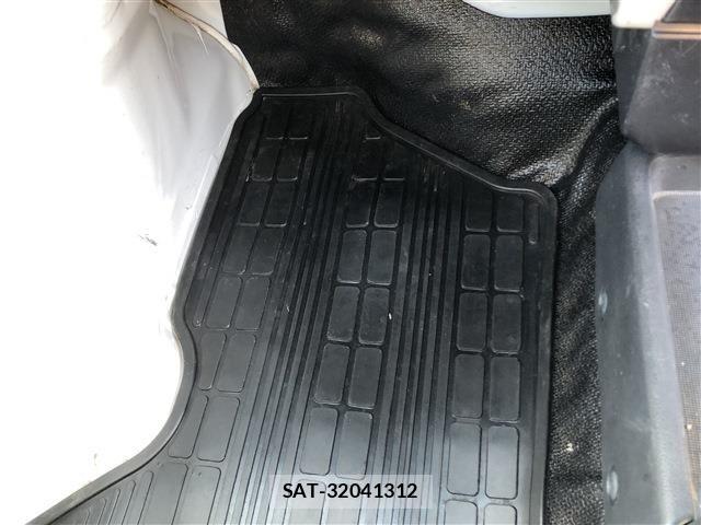 Suzuki CARRY TRUCK 2009-10 5861390-12
