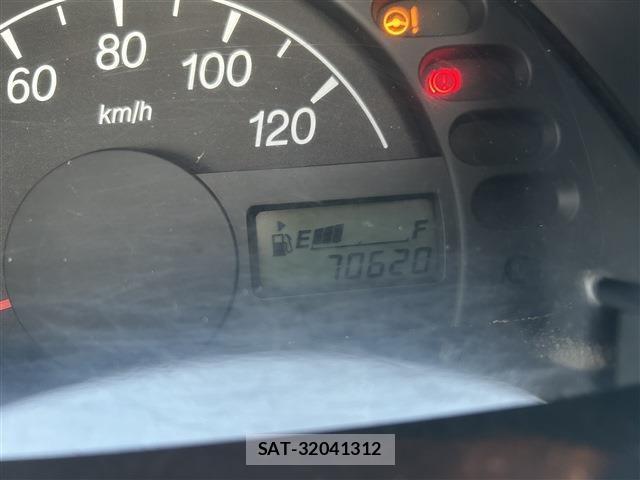 Suzuki CARRY TRUCK 2009-10 5861390-26