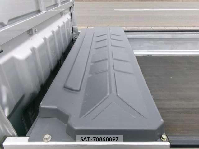 Suzuki CARRY TRUCK 2017-02 6715803-28