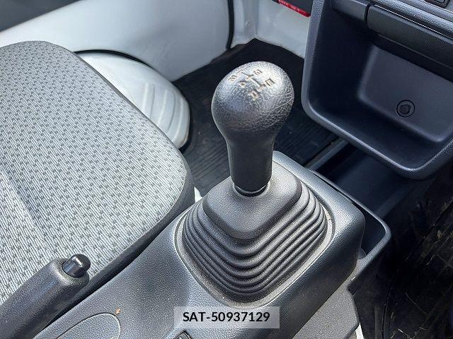 Suzuki CARRY TRUCK 2017-01 6991618-19