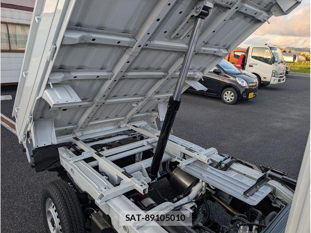Suzuki CARRY TRUCK 2026-05 7057843-10