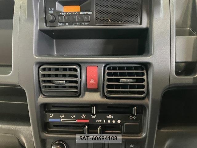 Suzuki CARRY TRUCK 2016-07 7215870-12
