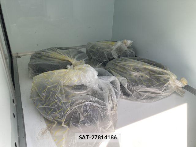 Suzuki CARRY TRUCK 2020-04 7215874-19