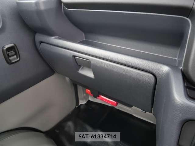 Suzuki CARRY TRUCK 2026-04 7215905-19