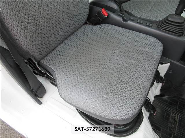 Suzuki CARRY TRUCK 2019-01 7326116-16