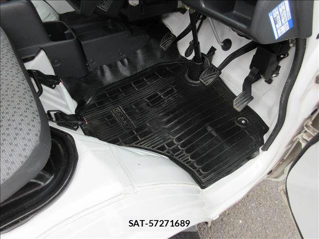 Suzuki CARRY TRUCK 2019-01 7326116-17