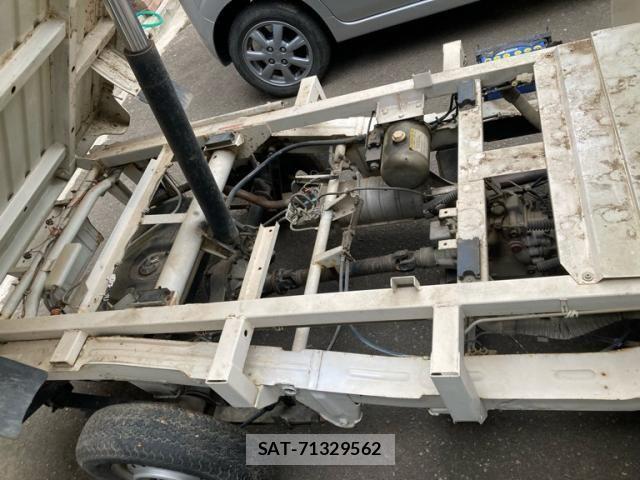 Suzuki CARRY TRUCK 1997-04 7615422-11